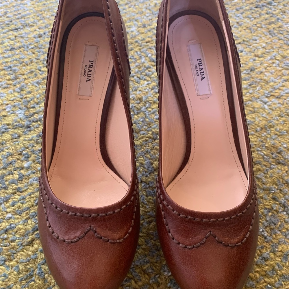Prada Brown Leather Rounded-Toe Pump